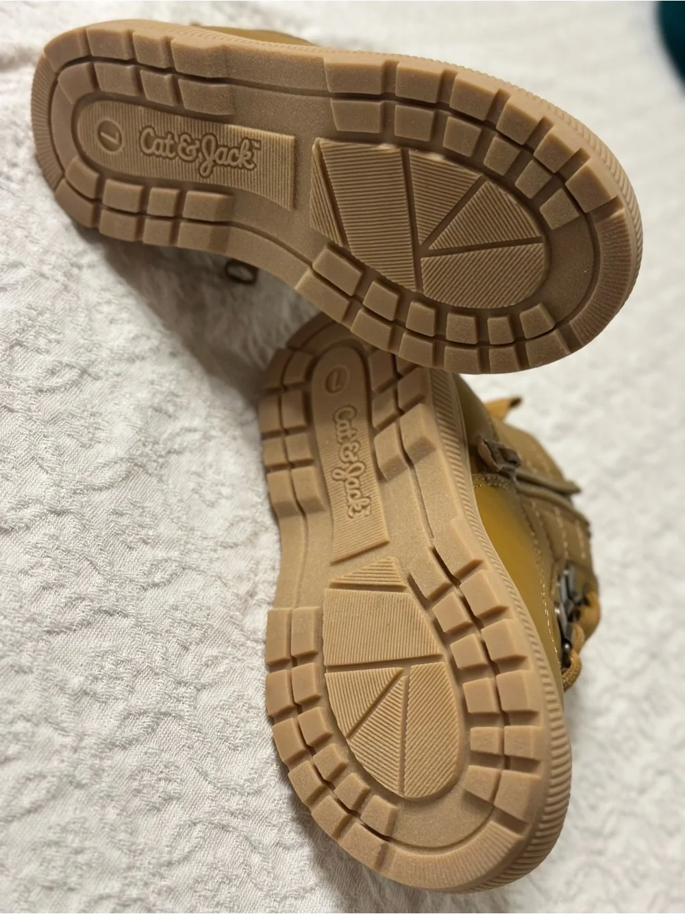 Cat & Jack Kids Lace-Up Ankle Boots in Mustard / Brown - Size 7